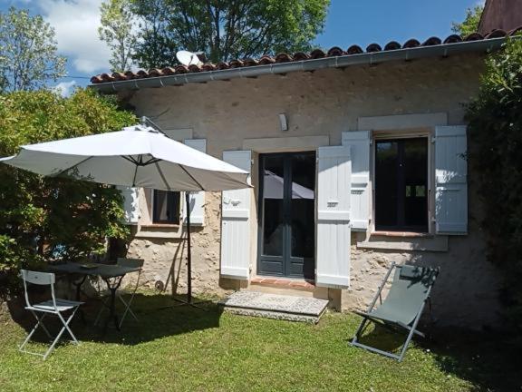 אוש Maison En Pierre Restauree Avec Jardin מראה חיצוני תמונה
