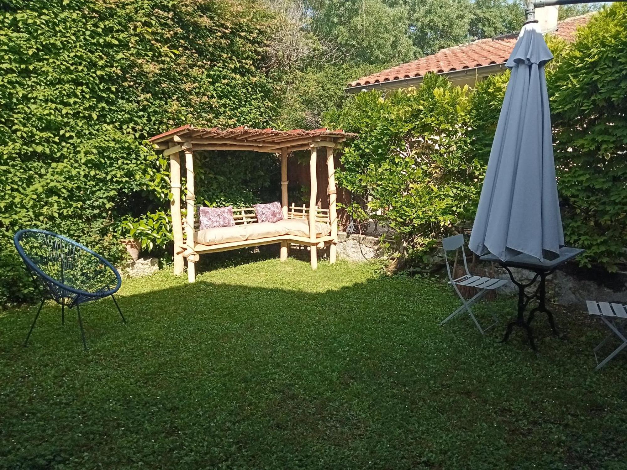 אוש Maison En Pierre Restauree Avec Jardin מראה חיצוני תמונה